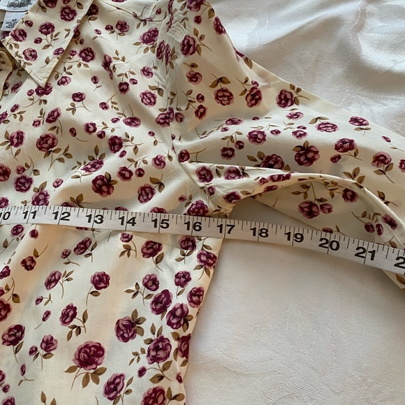 Ann Taylor Button Up Long Sleeve Cotton Floral Button up Blouse 4p - Picture 3 of 9